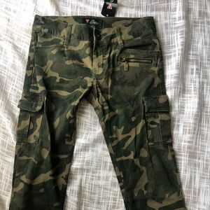 Camouflage cargo guess pants